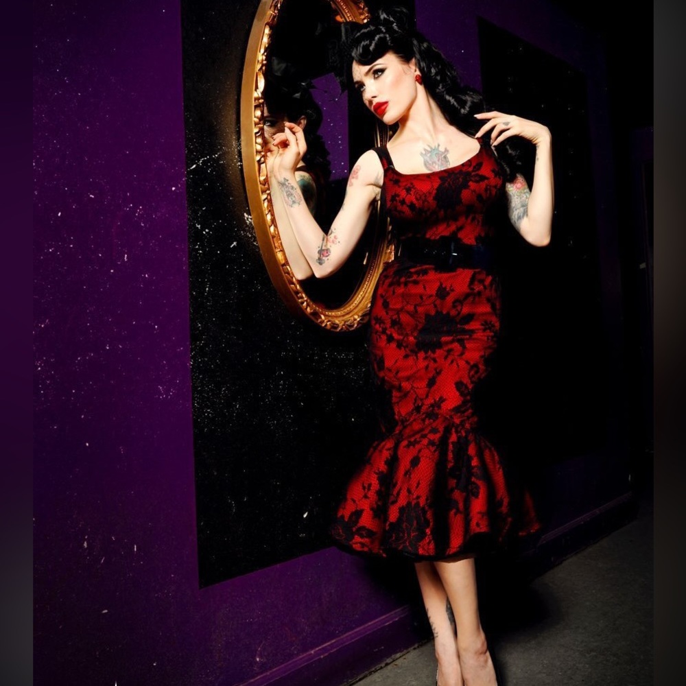 🦄 Deadly Dames -Micheline Pitt -Folly Flair black & red lace wiggle dress